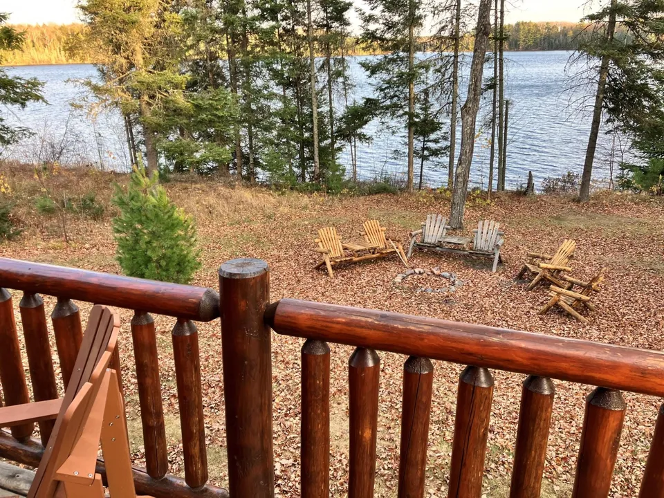 Pinestone Crossing Lake View