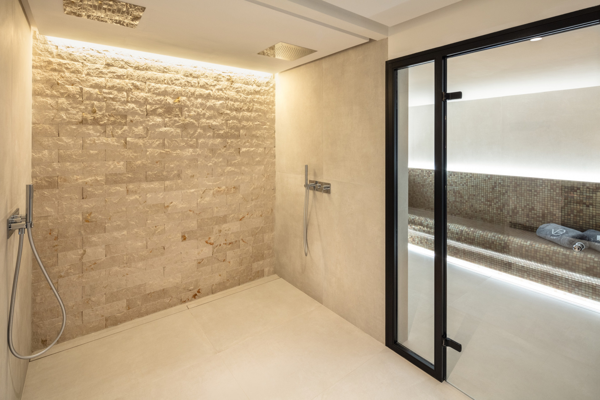 Villa Bodega Spa Shower