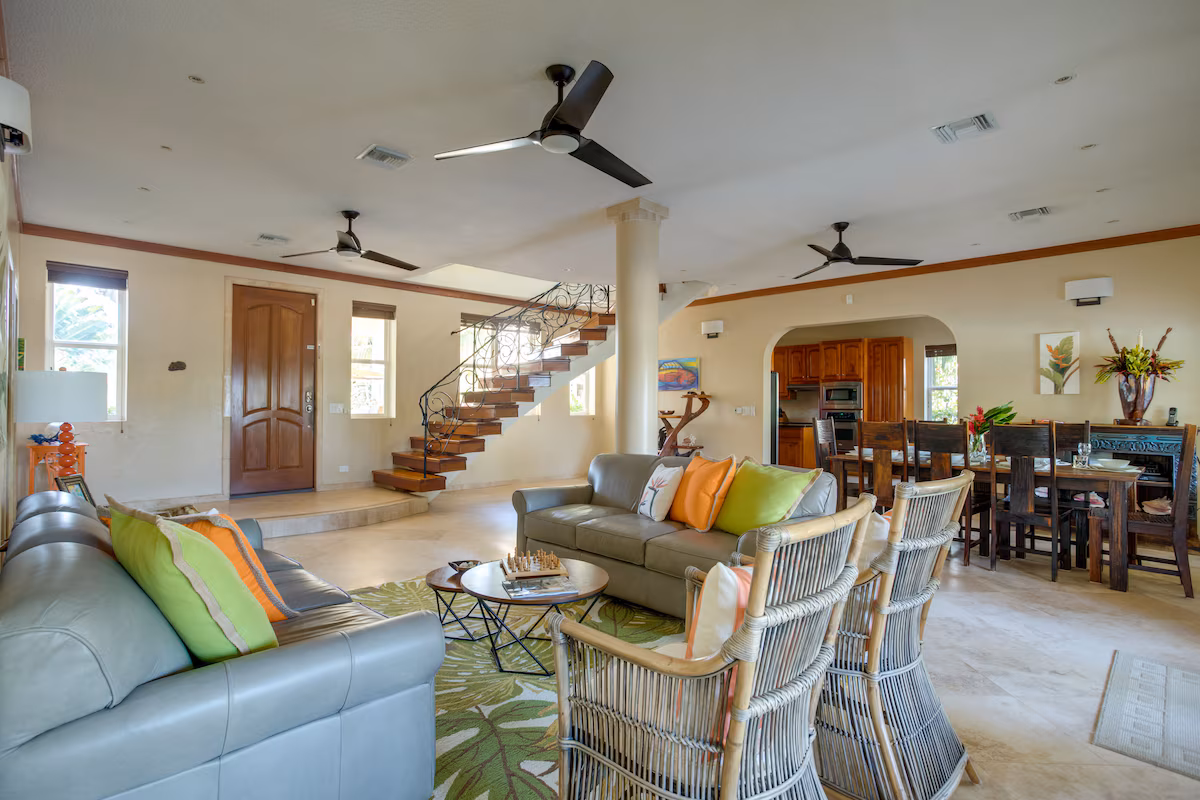 Villa Tipsy Gecko Downstairs Living Room