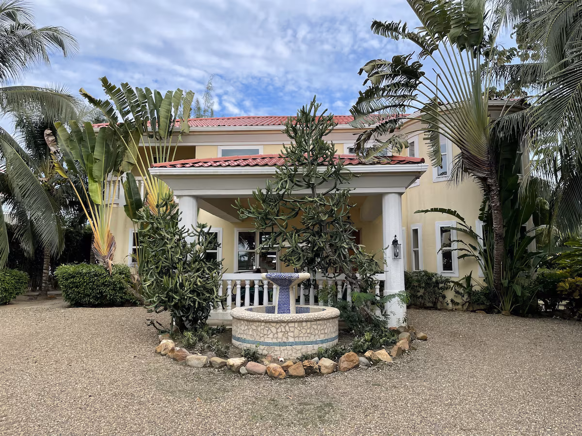 Villa Tipsy Gecko Front