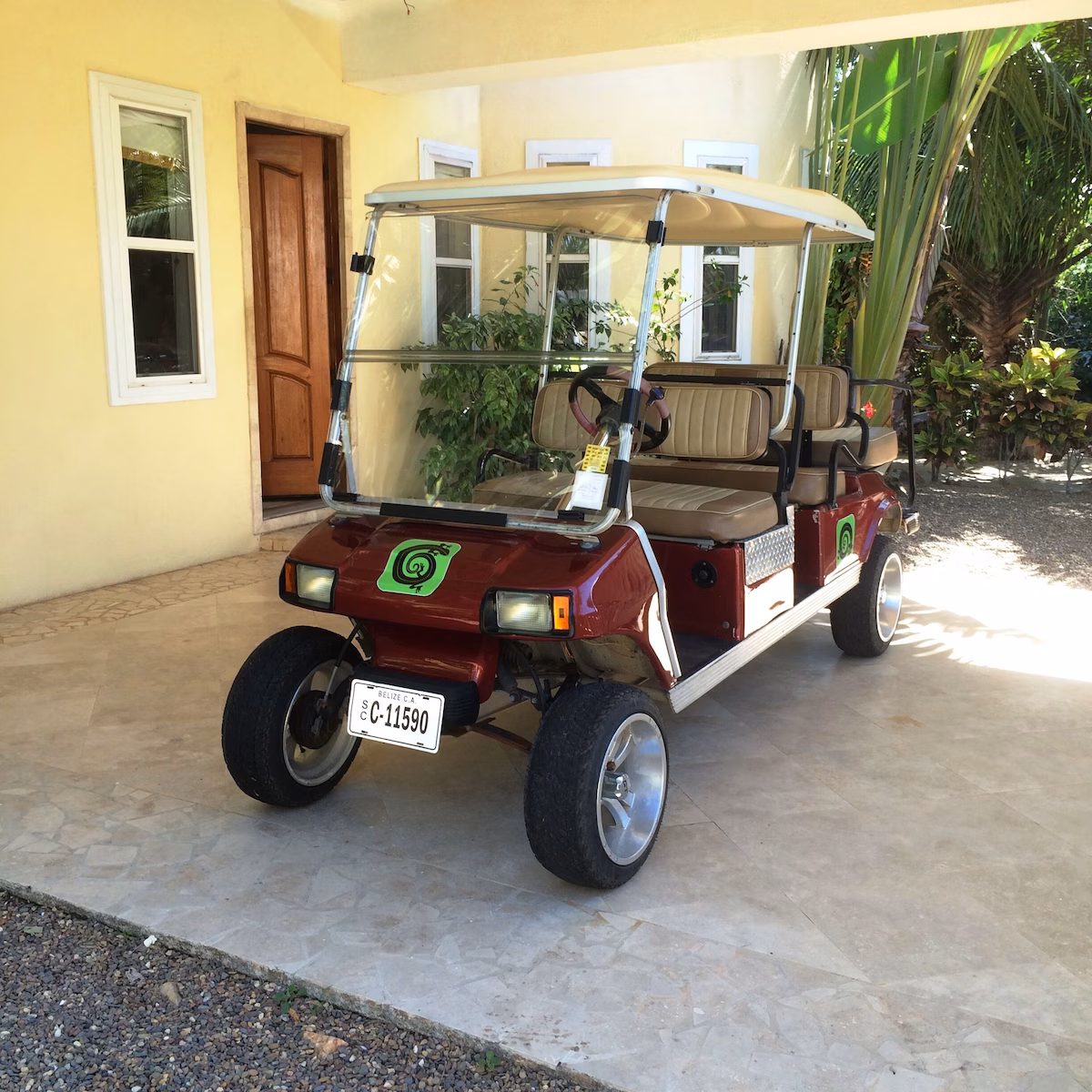 Villa Tipsy Gecko Golf Cart