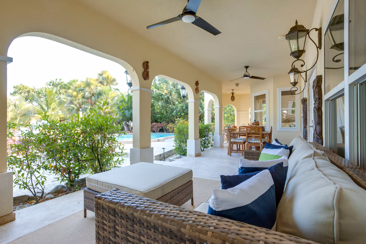 Villa Tipsy Gecko Patio 2