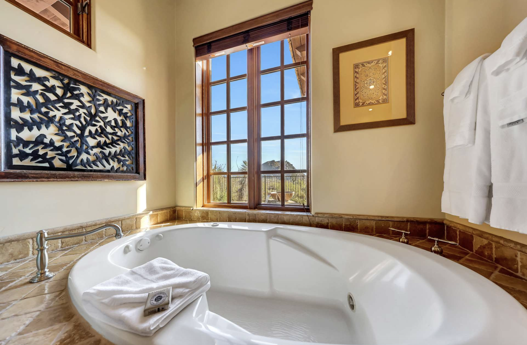 Rocks Master Bathtub