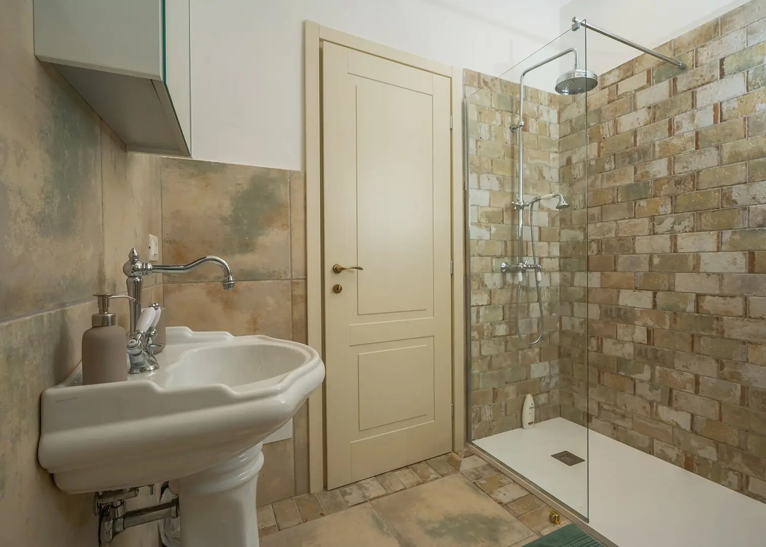 Palazzo Maratea master bath