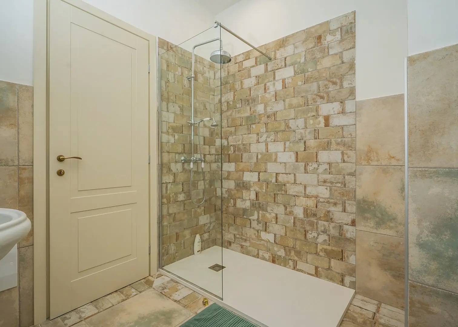 Palazzo Maratea shower